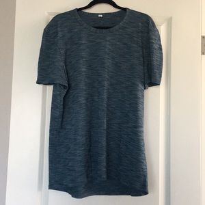 Lululemon t-shirt